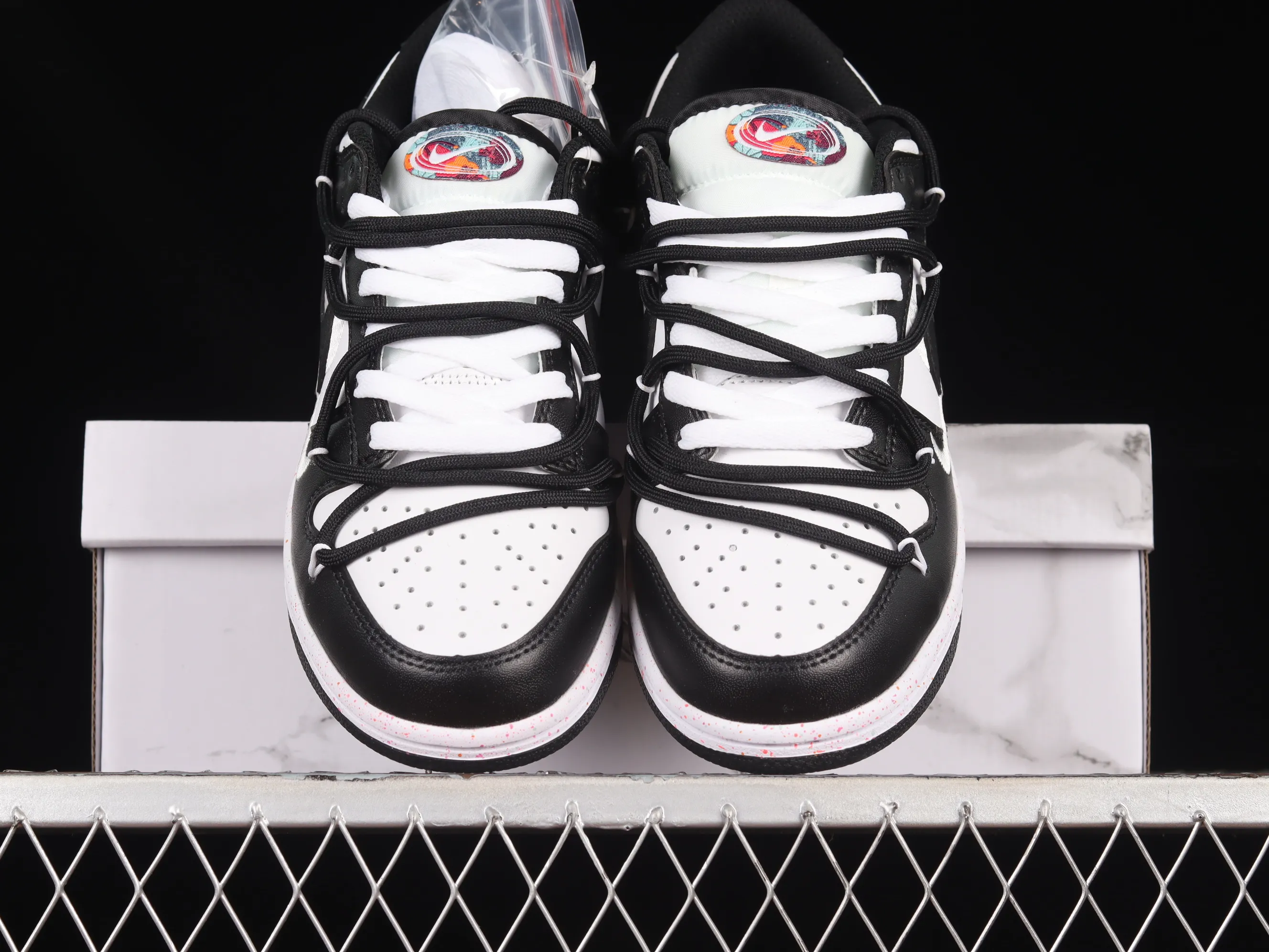 All Categories Nk SB Dunk Series Nk SB Dunk Low Low-top sneakers Nk Dunk Low "Multi Color" Vibrant three hooks Customized version of deconstructed strap casual sneakers FD4623-131